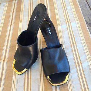 DKNY SQUARE TOE BLACK HIGH HEEL